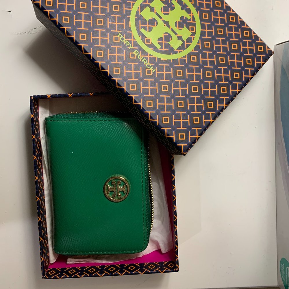 Tory Burch keychain wallet